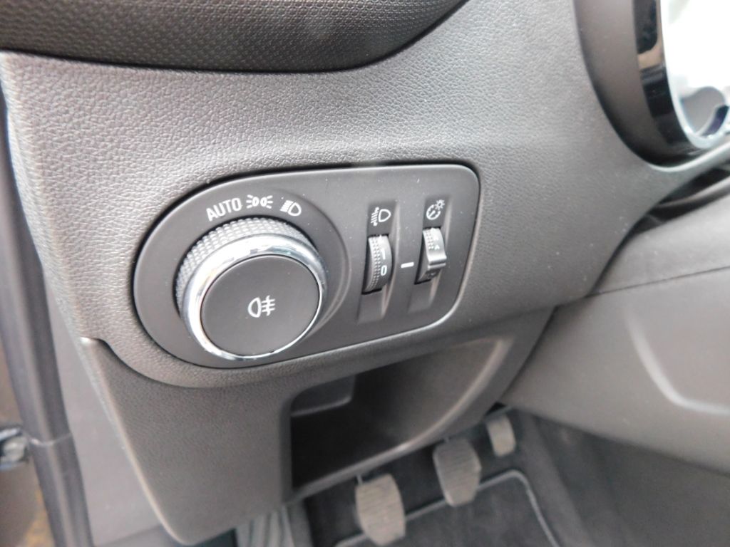 Fahrzeugabbildung Opel Crossland Elegance 1.2 Turbo Navi Kamera Allwett