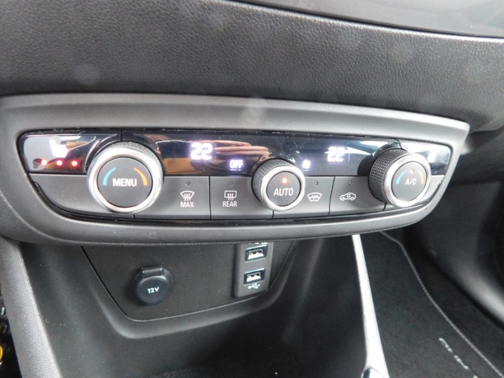 Fahrzeugabbildung Opel Crossland Elegance 1.2 Turbo Navi Kamera Allwett