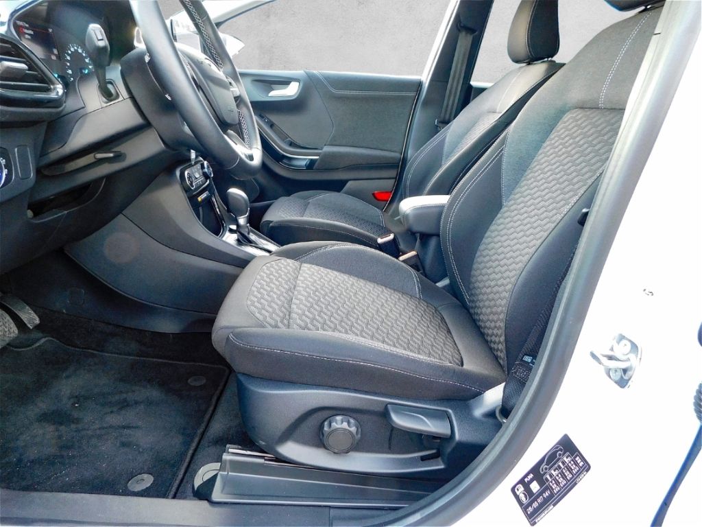 Fahrzeugabbildung Ford Puma Titanium 1,0 ltr 125PS Automatic Winterpake