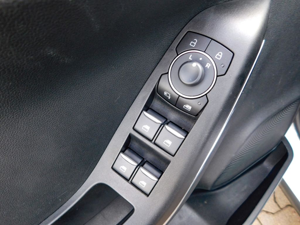 Fahrzeugabbildung Ford Puma Titanium 1,0 ltr 125PS Automatic Winterpake