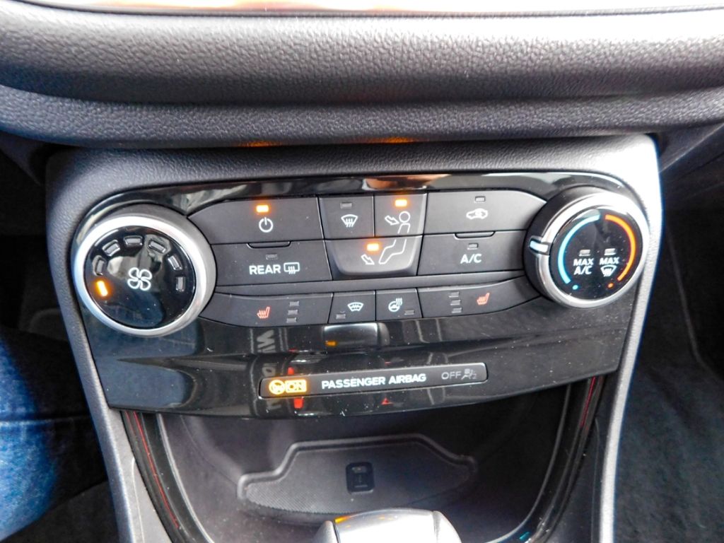 Fahrzeugabbildung Ford Puma Titanium 1,0 ltr 125PS Automatic Winterpake