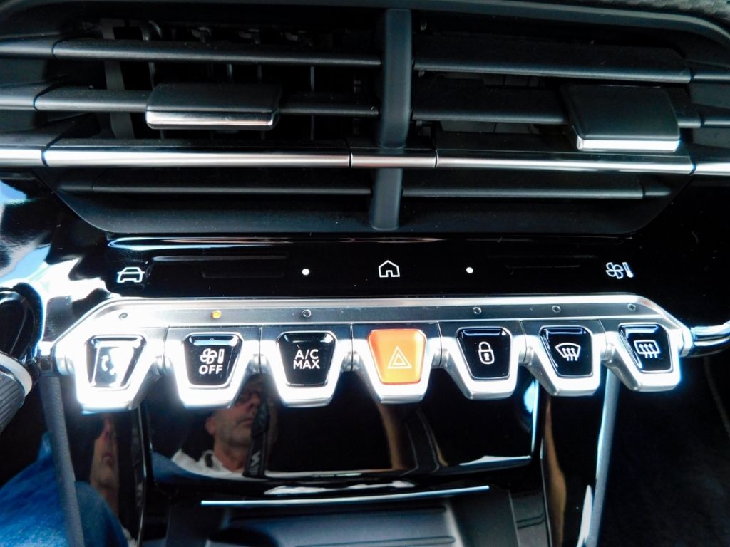 Fahrzeugabbildung Peugeot 208 Hybrid 145e-DSC GT 1.2 2x Kamera Navi Ganzja