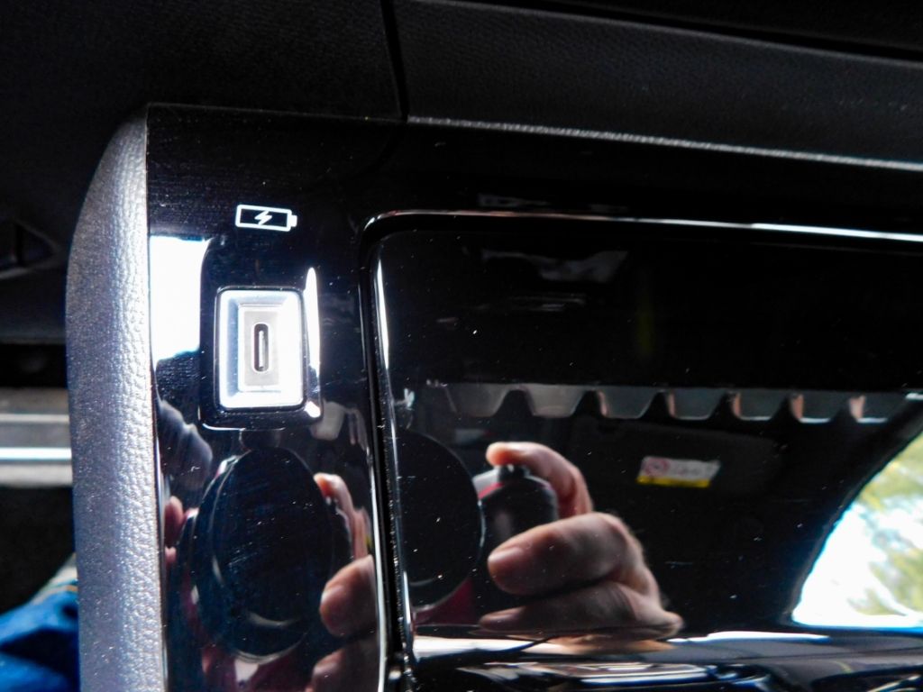 Fahrzeugabbildung Peugeot 208 Hybrid 145e-DSC GT 1.2 2x Kamera Navi Ganzja