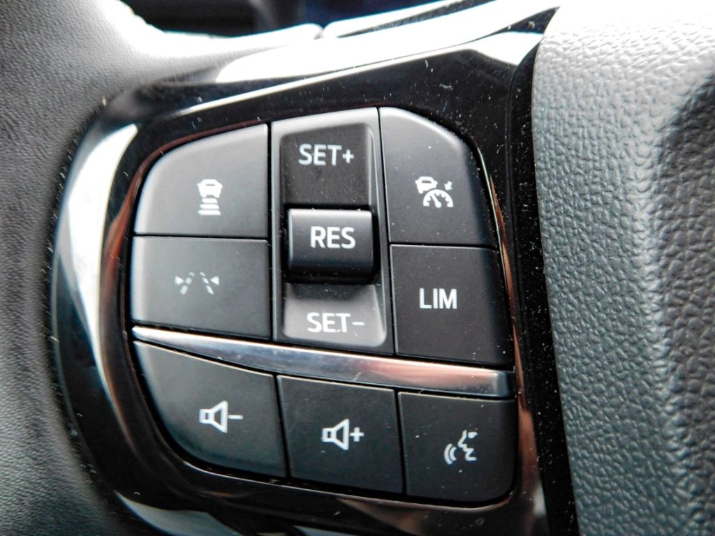 Fahrzeugabbildung Ford Puma Titanium 1,0 92KW/125PS Ganzjahresreifen Wi