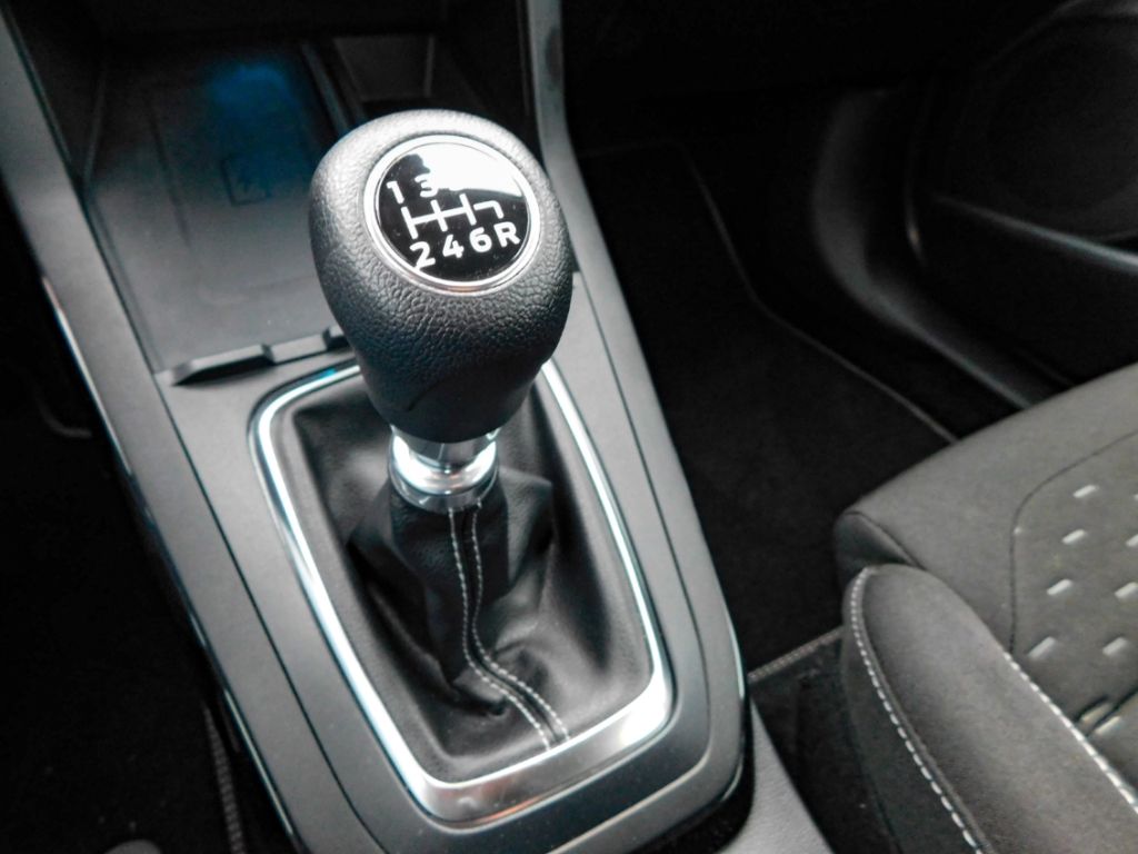 Fahrzeugabbildung Ford Puma Titanium 1,0 92KW/125PS Ganzjahresreifen Wi