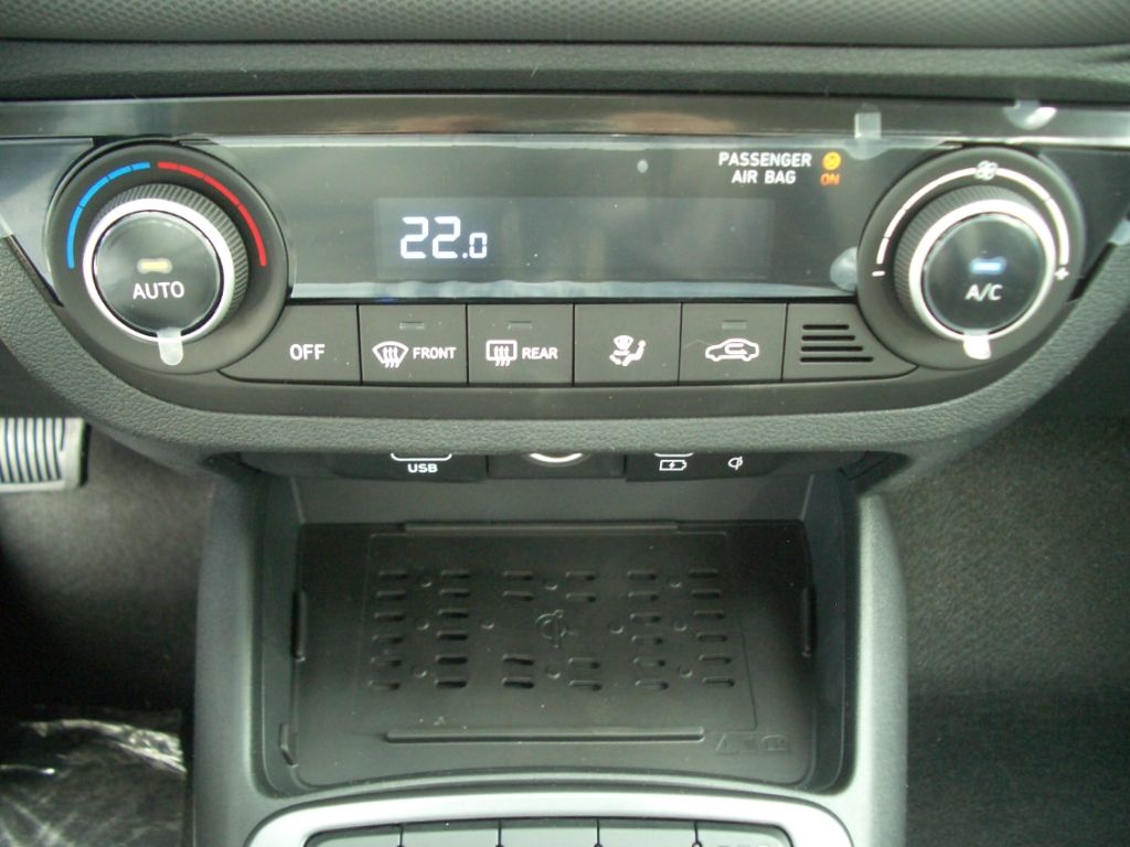 Fahrzeugabbildung Hyundai i10 Facelift MJ25 1.2 AT Trend Navi, Komfort-P.