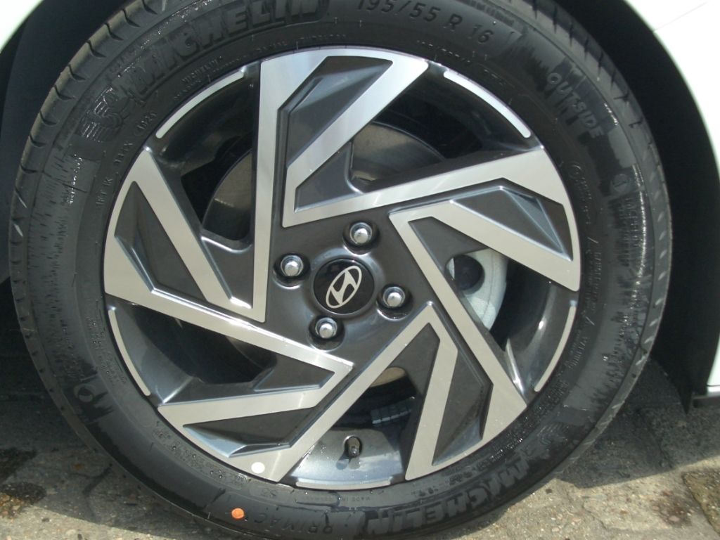 Fahrzeugabbildung Hyundai i20 Facelift MJ25 1.0 Trend, Komfort-Paket