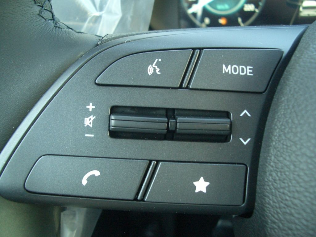 Fahrzeugabbildung Hyundai i20 Facelift MJ25 1.0 DCT Trend, Bose AKTION!