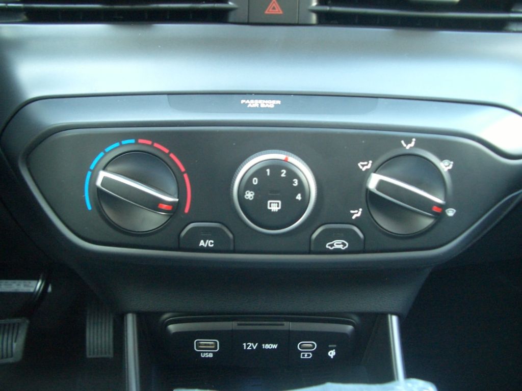 Fahrzeugabbildung Hyundai i20 Facelift MJ25 1.0 DCT Trend, Bose AKTION!