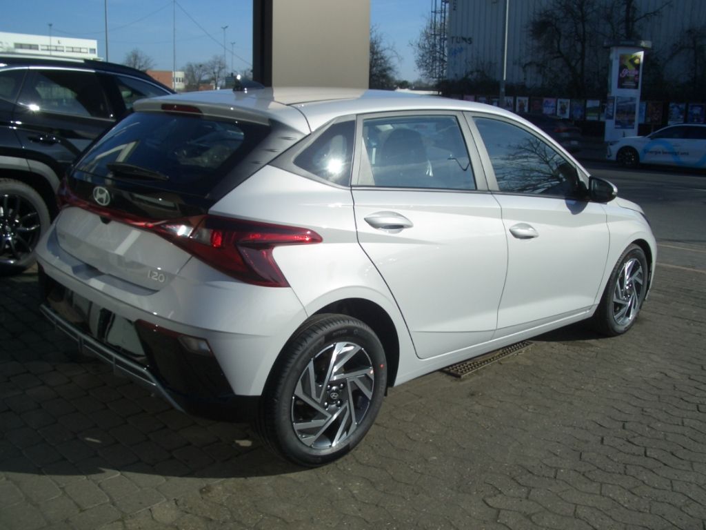 Fahrzeugabbildung Hyundai i20 Facelift MJ25 1.0 DCT Trend, Bose AKTION!