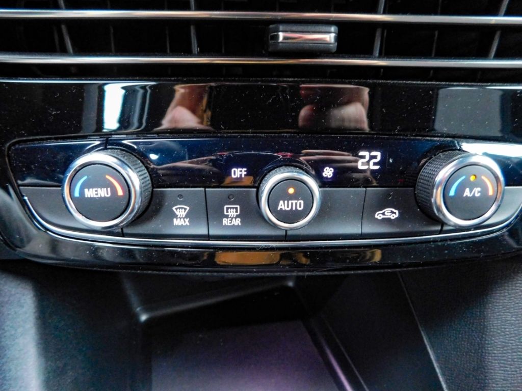 Fahrzeugabbildung Opel Mokka GS Line 1.2 Turbo AHK Kamera Ganzjahrere