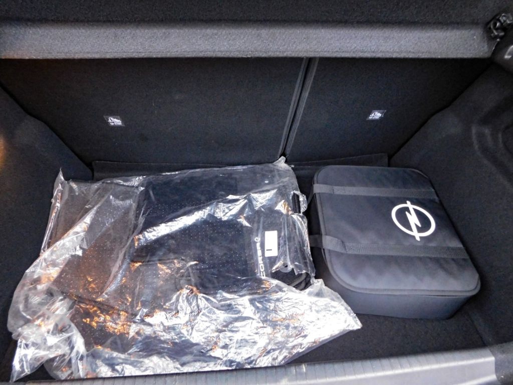 Fahrzeugabbildung Opel Corsa-e Corsa Elektric 3-Phasen 11KW Charger Sit