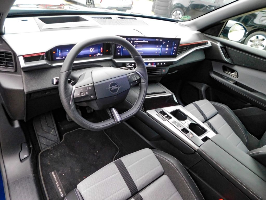 Fahrzeugabbildung Opel Grandland 1.2 GS 48V Mild-Hybrid LED Multimedia