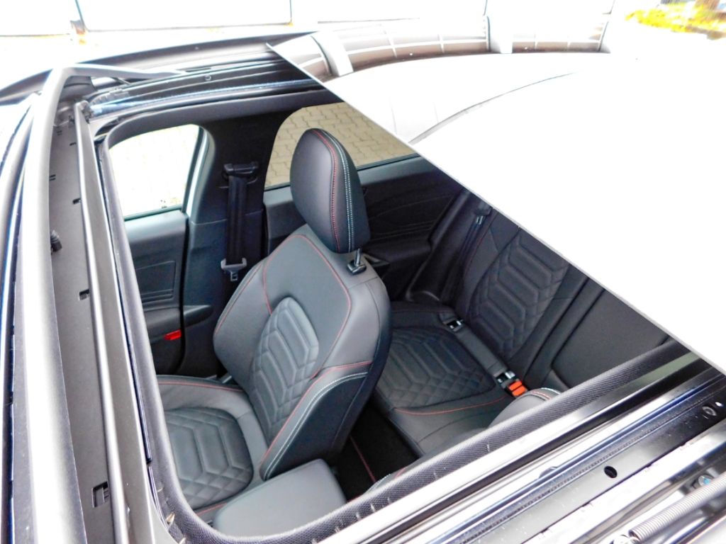 Fahrzeugabbildung Ford Focus Turnier ST-Line X 155PS Automatic Winter-P