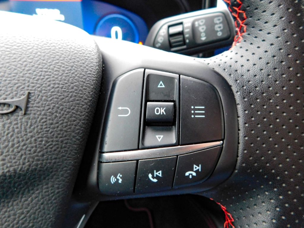 Fahrzeugabbildung Ford Focus Turnier ST-Line X 155PS Automatic Winter-P