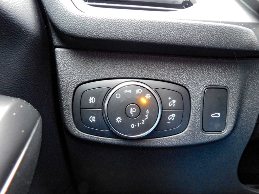 Fahrzeugabbildung Ford Focus Turnier ST-Line X 155PS Automatic Winter-P