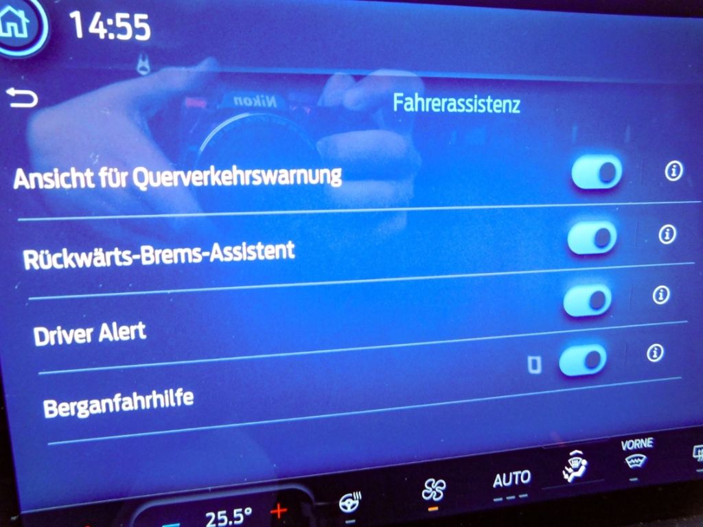 Fahrzeugabbildung Ford Tourneo Custom Bus 320 L1 Titanium FWD 9-Sitzer