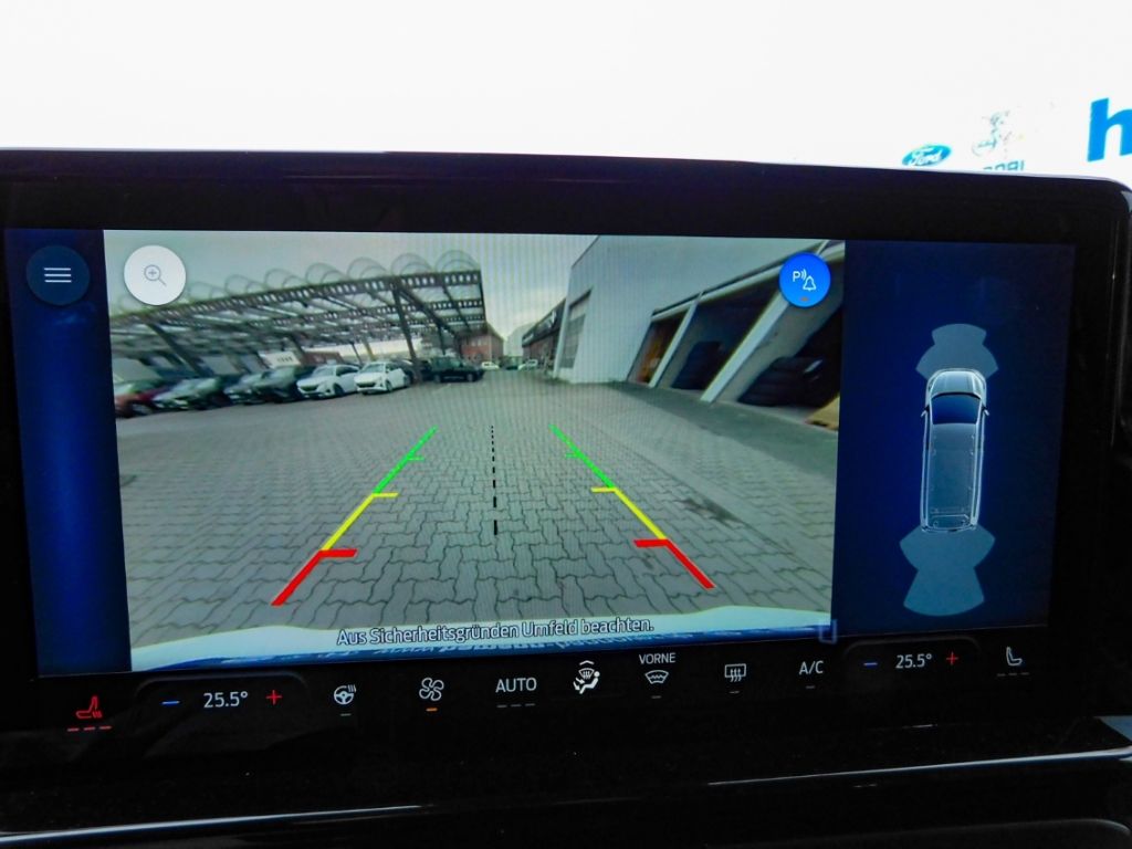 Fahrzeugabbildung Ford Tourneo Custom Bus 320 L1 Titanium FWD 9-Sitzer