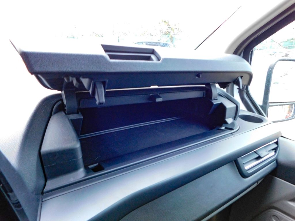 Fahrzeugabbildung Ford Tourneo Custom Bus 320 L1 Titanium FWD 9-Sitzer