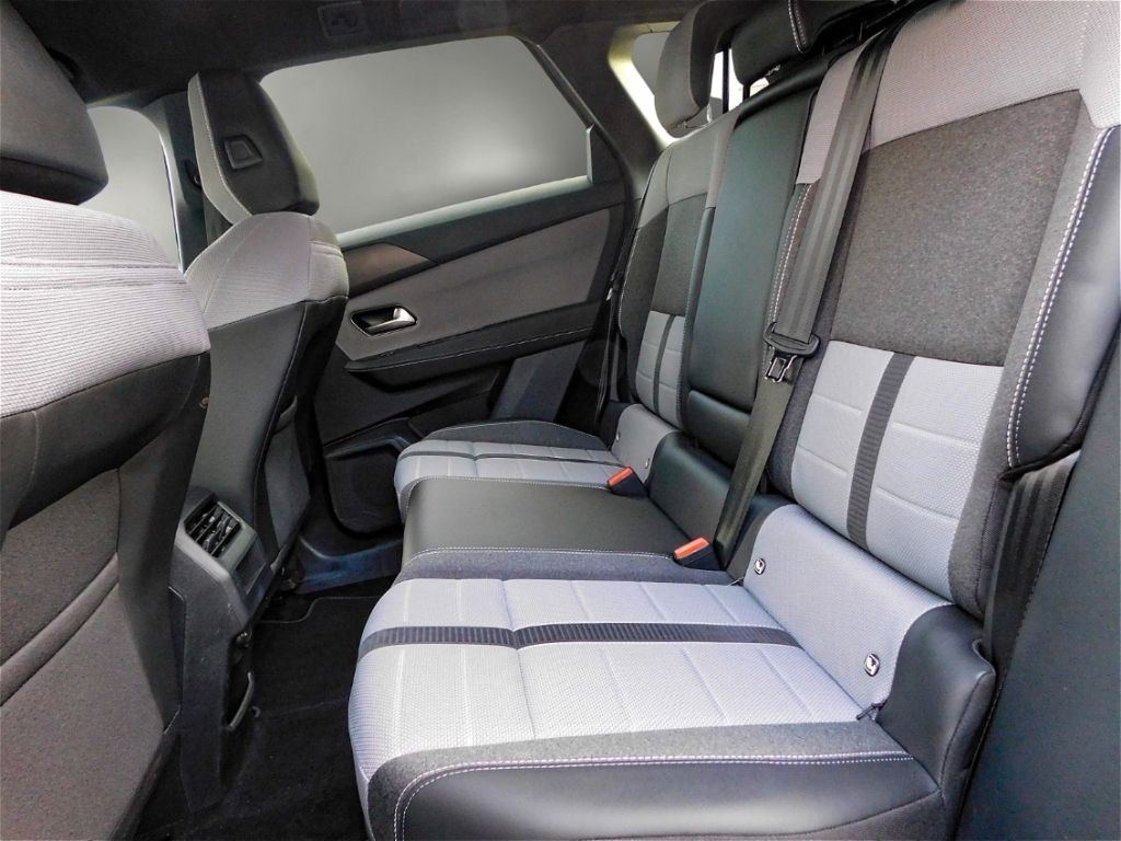 Fahrzeugabbildung Opel Grandland 1.2 GS 48V Mild-Hybrid LED Multimedia