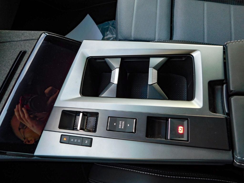 Fahrzeugabbildung Opel Grandland 1.2 GS 48V Mild-Hybrid LED Multimedia