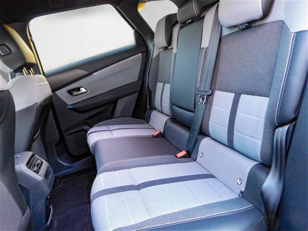 Fahrzeugabbildung Opel Grandland 1.2 GS 48V Mild-Hybrid LED AHK Navi H