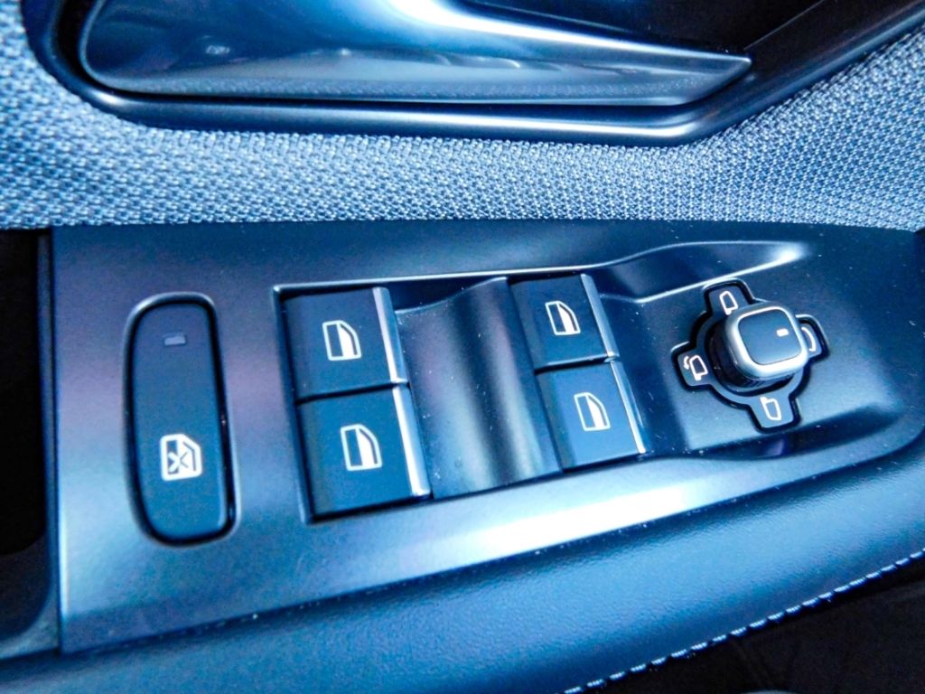 Fahrzeugabbildung Opel Grandland 1.2 GS 48V Mild-Hybrid LED AHK Navi H