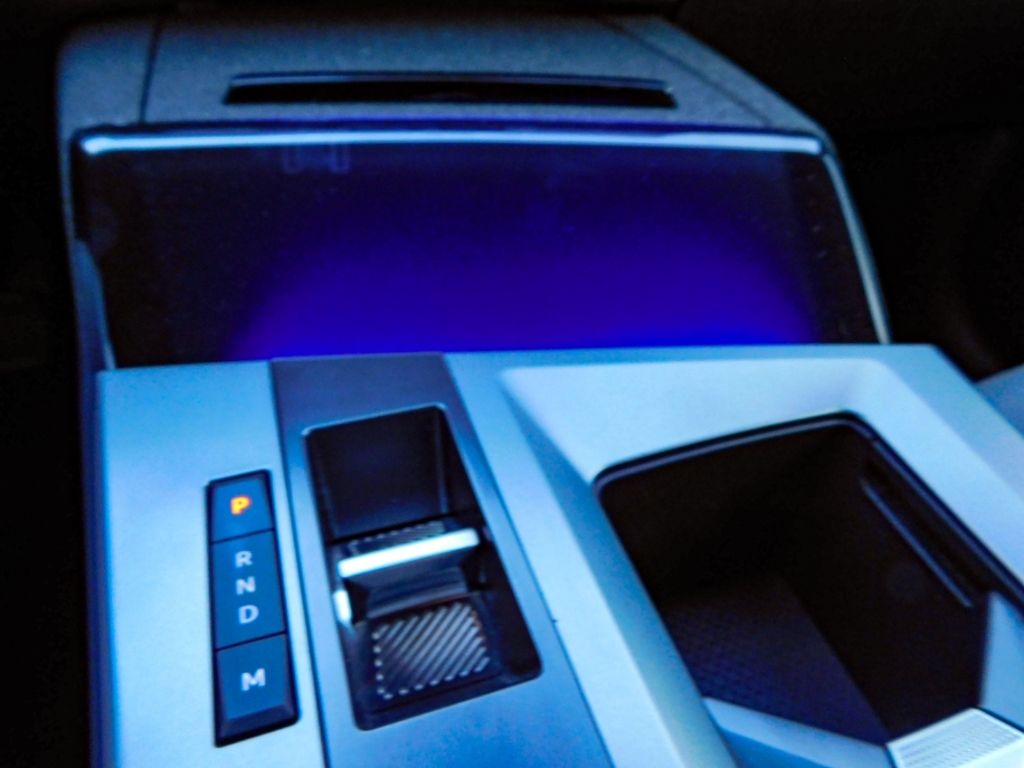 Fahrzeugabbildung Opel Grandland 1.2 GS 48V Mild-Hybrid LED AHK Navi H