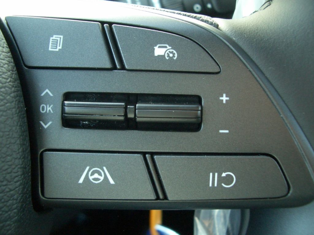 Fahrzeugabbildung Hyundai i20 Facelift MJ25 1.2 Select, Funktions-Paket, N