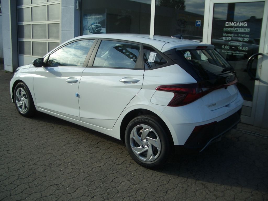 Fahrzeugabbildung Hyundai i20 Facelift MJ25 1.2 Select, Funktions-Paket, N