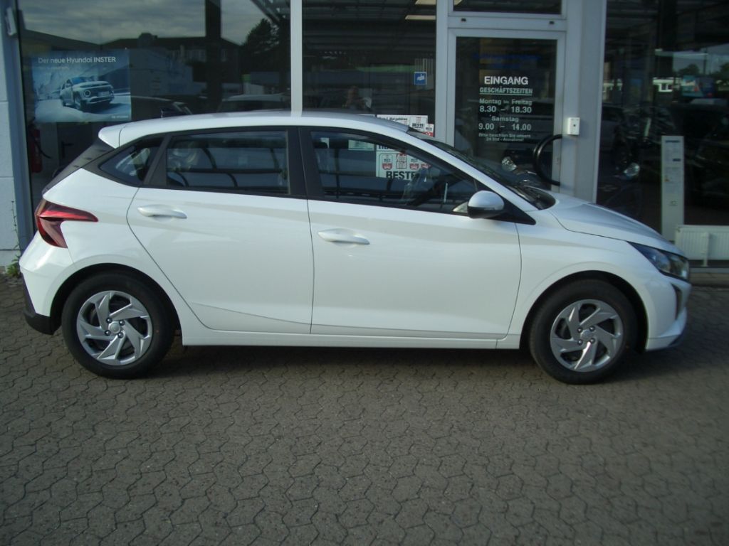 Fahrzeugabbildung Hyundai i20 Facelift MJ25 1.2 Select, Funktions-Paket, N