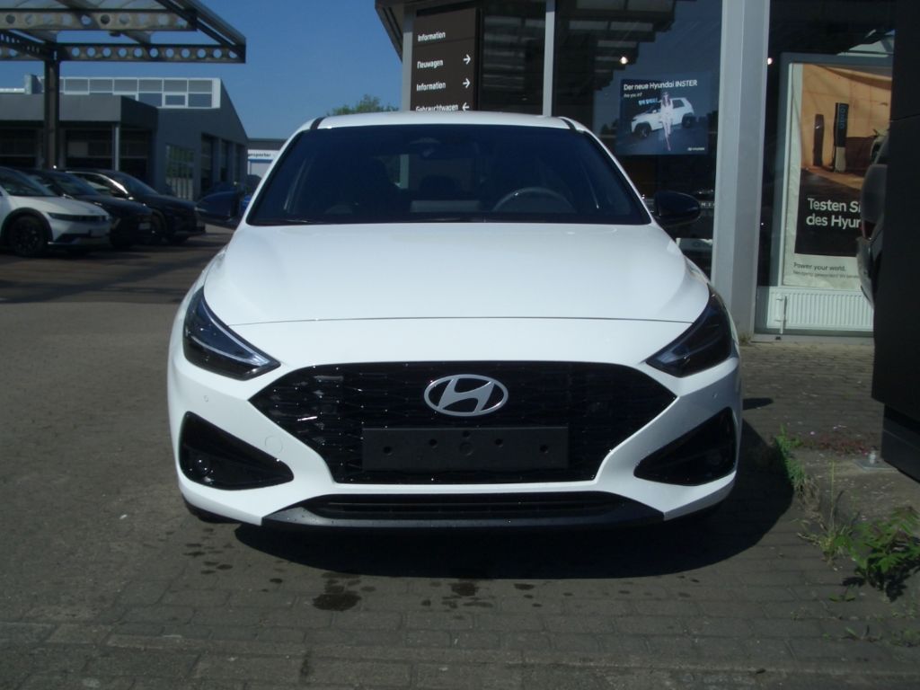 Fahrzeugabbildung Hyundai i30 FL 1.0 T-GDI DCT Advantage, Navi, LED MJ25!