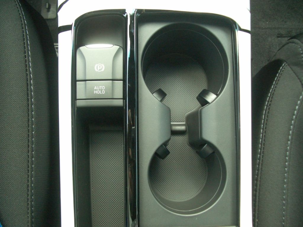 Fahrzeugabbildung Hyundai i30 FL 1.0 T-GDI DCT Advantage, Navi, LED MJ25!