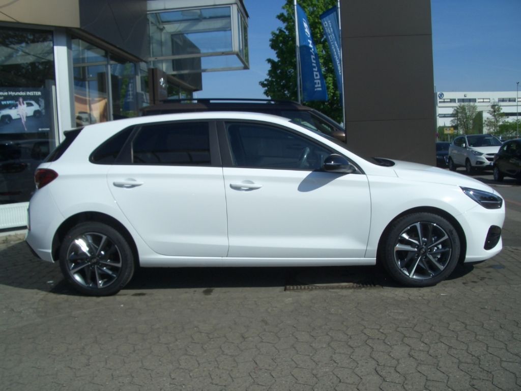 Fahrzeugabbildung Hyundai i30 FL 1.0 T-GDI DCT Advantage, Navi, LED MJ25!