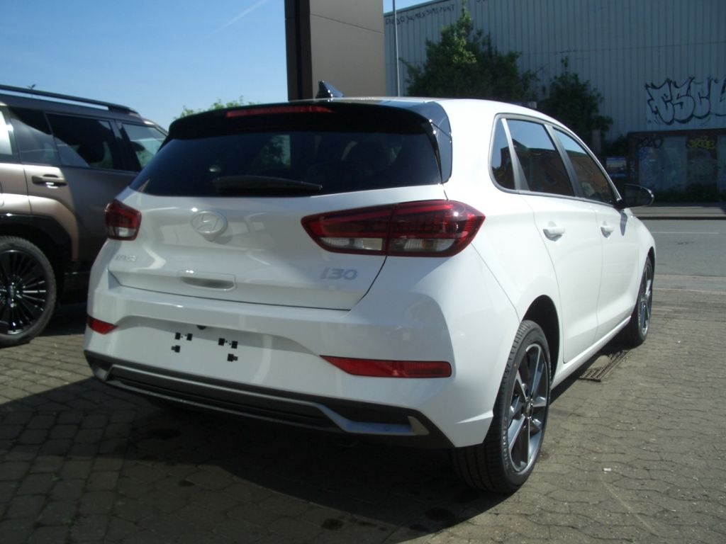 Fahrzeugabbildung Hyundai i30 FL 1.0 T-GDI DCT Advantage, Navi, LED MJ25!