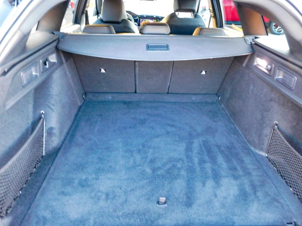 Fahrzeugabbildung Peugeot 308 SW GT Navi 2x Kamera Ganzjahresreifen