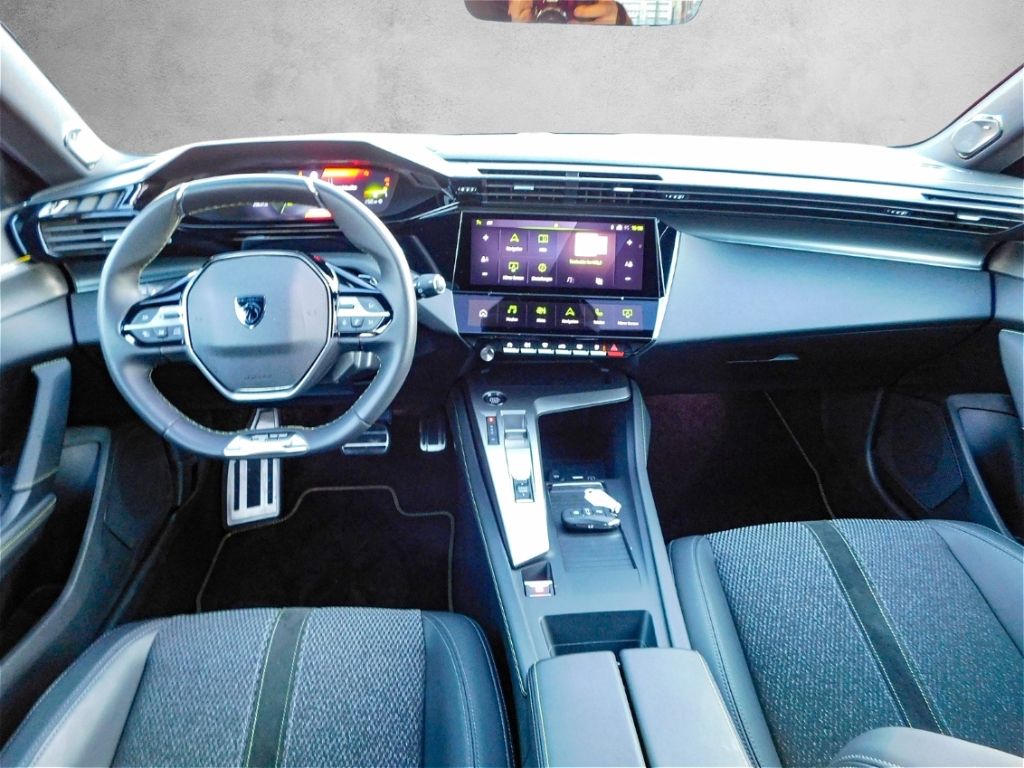 Fahrzeugabbildung Peugeot 308 SW GT Navi 2x Kamera Ganzjahresreifen