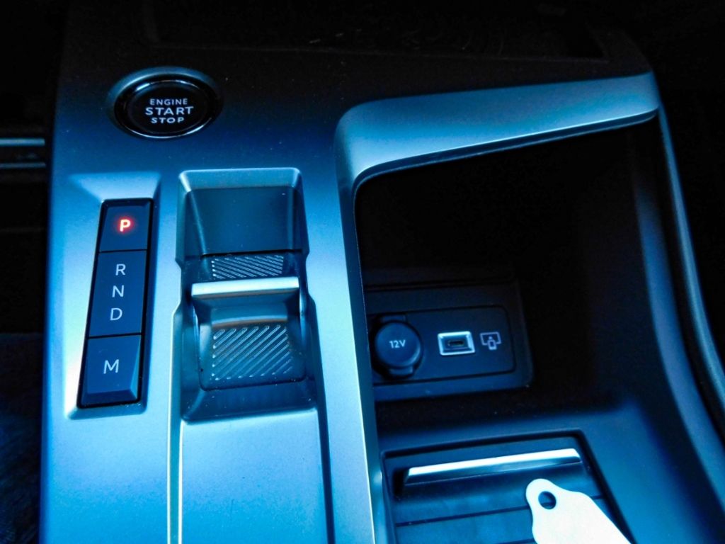 Fahrzeugabbildung Peugeot 308 SW GT Navi 2x Kamera Ganzjahresreifen