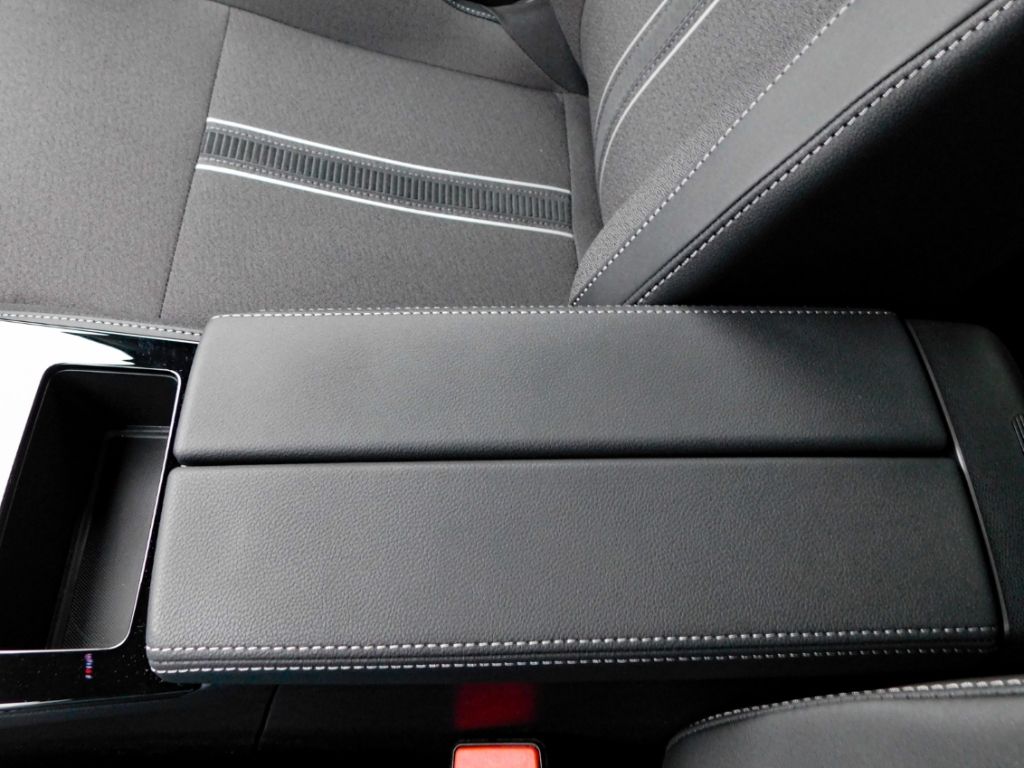 Fahrzeugabbildung Opel Astra L Sports Tourer GS Plug-in-Hybrid Navi AHK