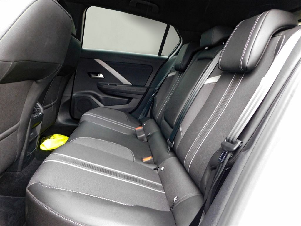 Fahrzeugabbildung Opel Astra L GS 1.2 Turbo Panoramakamera LED Carplay