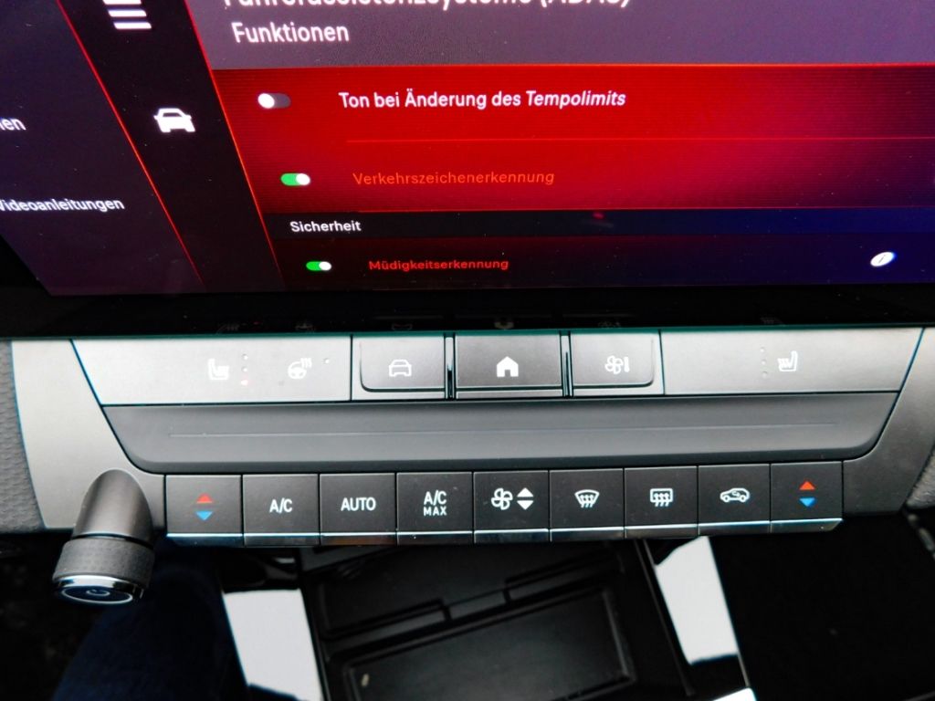 Fahrzeugabbildung Opel Astra L GS 1.2 Turbo Panoramakamera LED Carplay