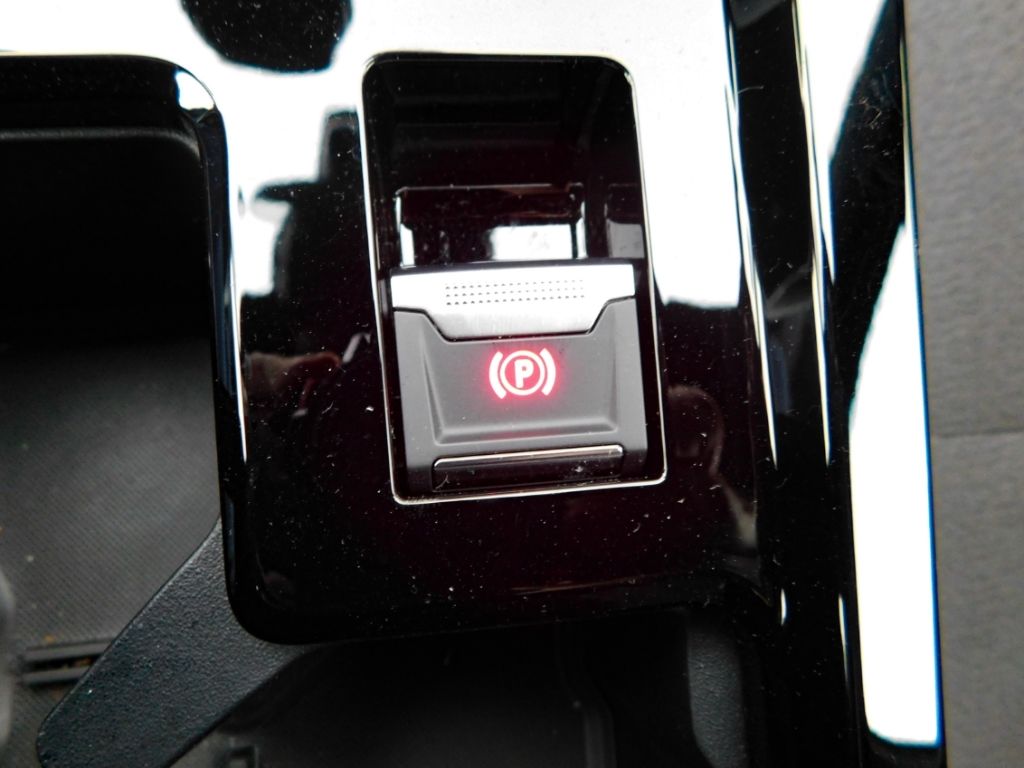 Fahrzeugabbildung Opel Astra L GS 1.2 Turbo Panoramakamera LED Carplay