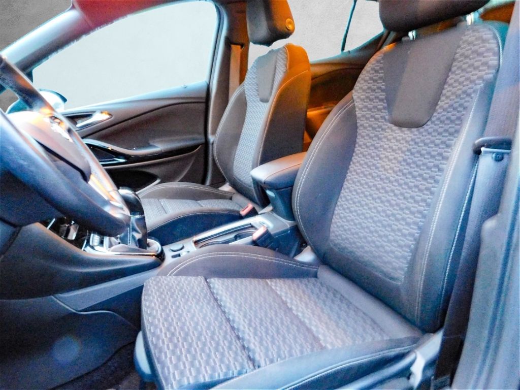 Fahrzeugabbildung Opel Astra K 1,4 Turbo 2x Kamera AHK Ganzjahresreifen