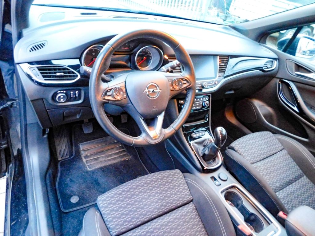 Fahrzeugabbildung Opel Astra K 1,4 Turbo 2x Kamera AHK Ganzjahresreifen