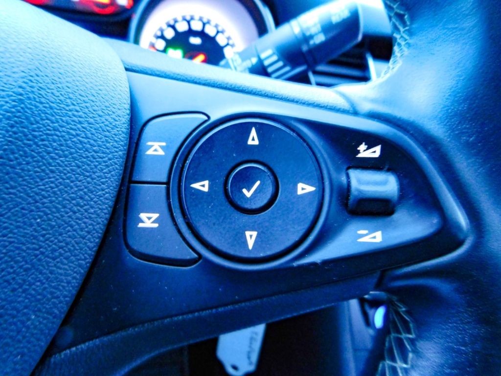 Fahrzeugabbildung Opel Astra K 1,4 Turbo 2x Kamera AHK Ganzjahresreifen