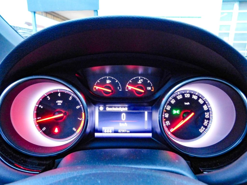 Fahrzeugabbildung Opel Astra K 1,4 Turbo 2x Kamera AHK Ganzjahresreifen