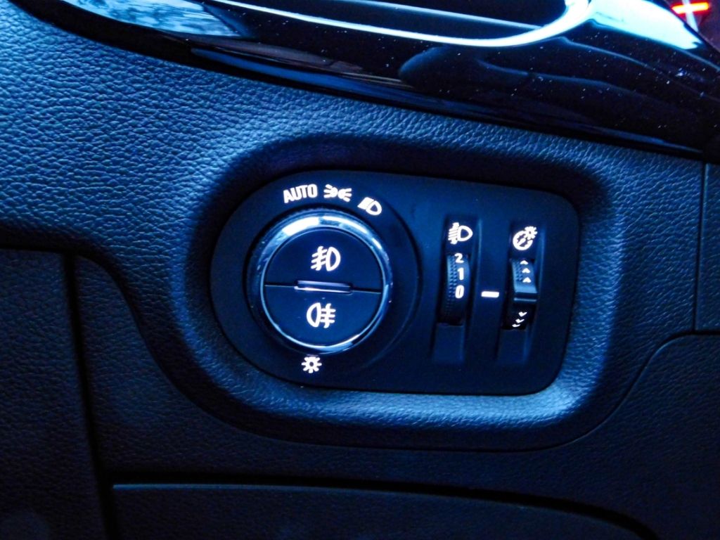 Fahrzeugabbildung Opel Astra K 1,4 Turbo 2x Kamera AHK Ganzjahresreifen