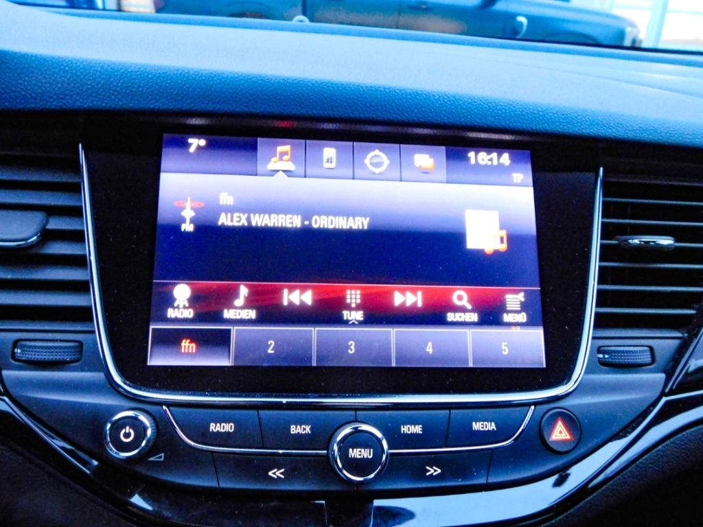 Fahrzeugabbildung Opel Astra K 1,4 Turbo 2x Kamera AHK Ganzjahresreifen