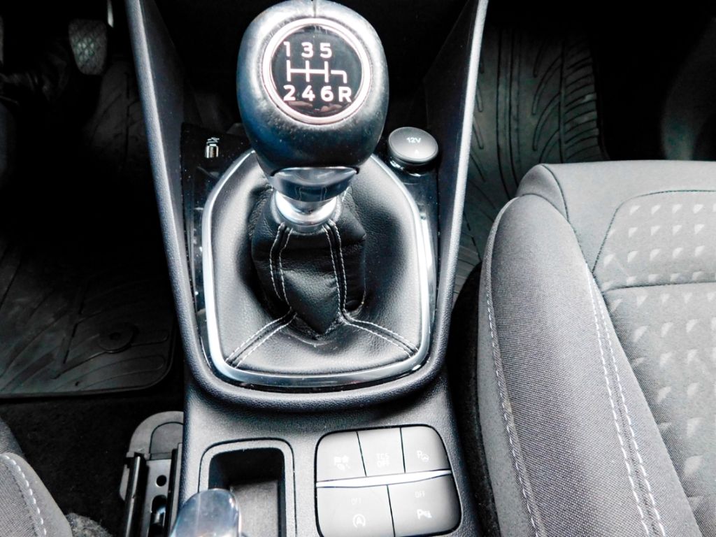 Fahrzeugabbildung Ford Fiesta Titanium 1,0ltr. 70KW Winterpaket Fahrer