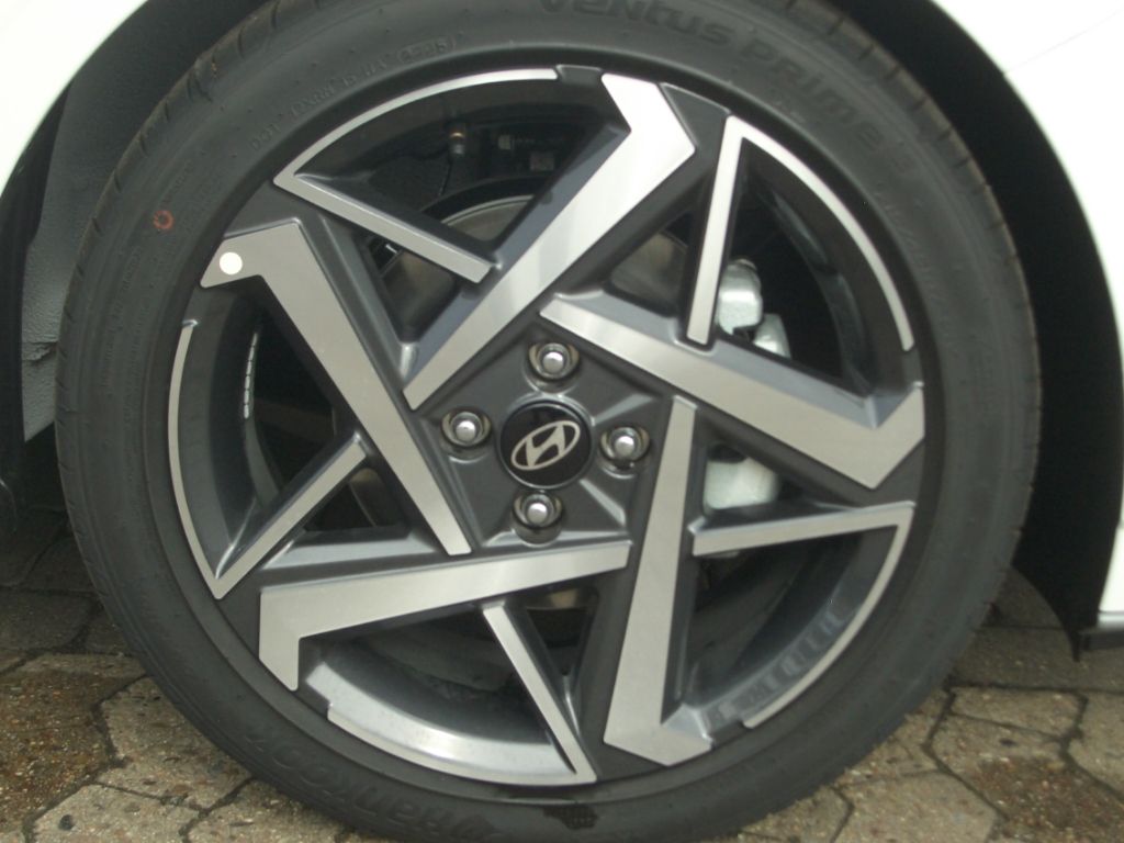 Fahrzeugabbildung Hyundai i20 Facelift MJ25 1.0 Prime, LED, Navi, Bose